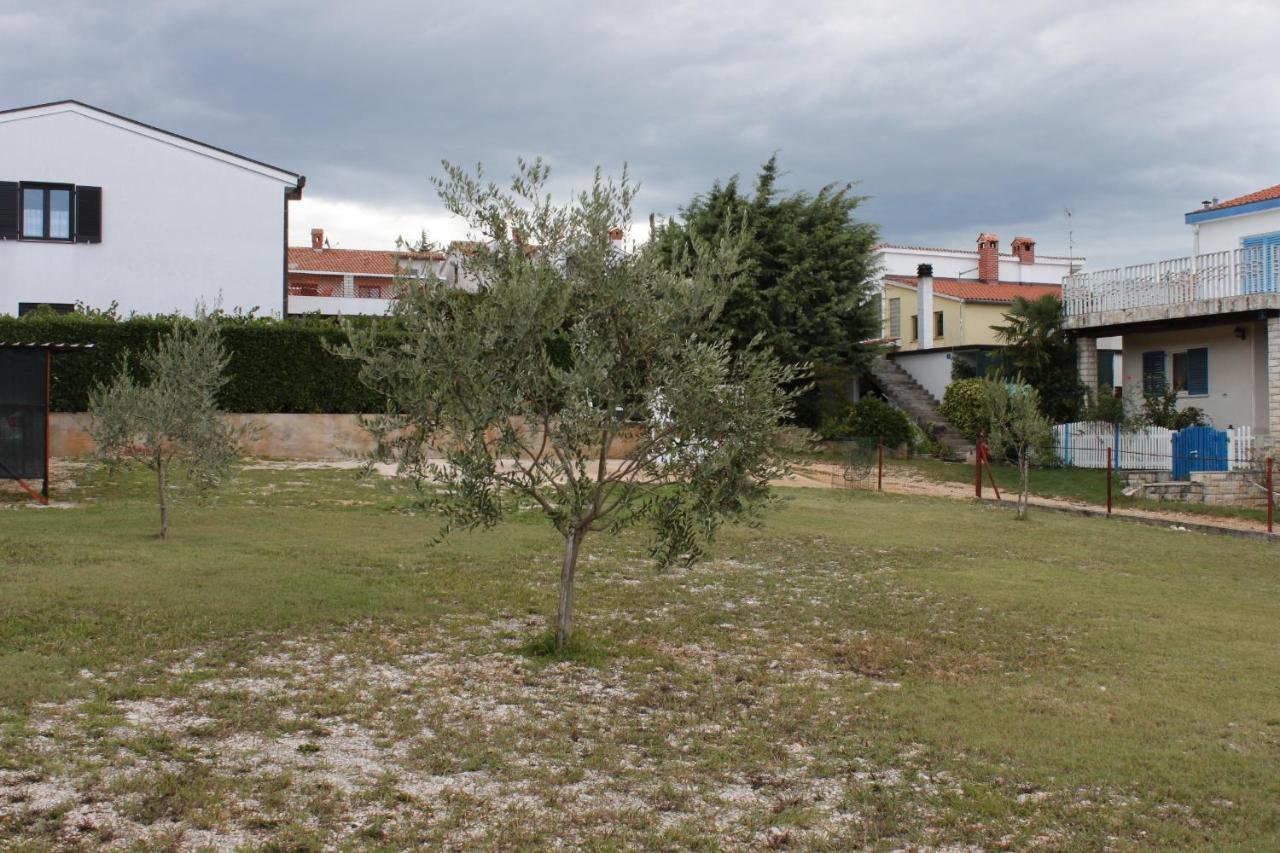 Apartments With A Parking Space Zambratija, Umag - 7059 Exterior photo